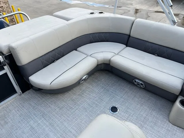 Slide: The Image of Silver Wave SW5 2410L 2021 - 18