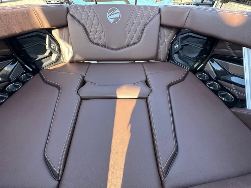 Slide: The Image of Tigé 22RZX 2026 - 17