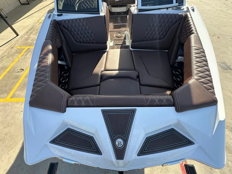 Slide: The Image of Tigé 22RZX 2026 - 22