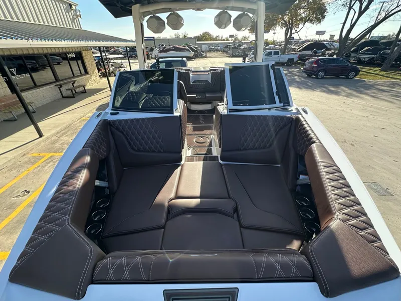 Slide: The Image of Tigé 22RZX 2026 - 23