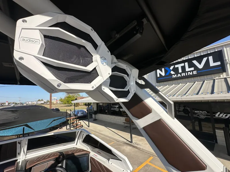 Slide: The Image of Tigé 22RZX 2026 - 27