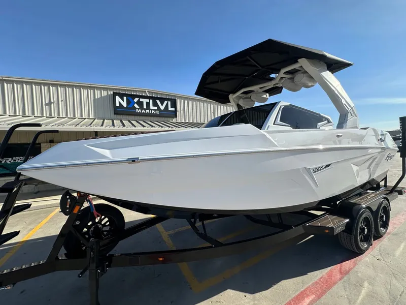 Slide: The Image of Tigé 22RZX 2026 - 7