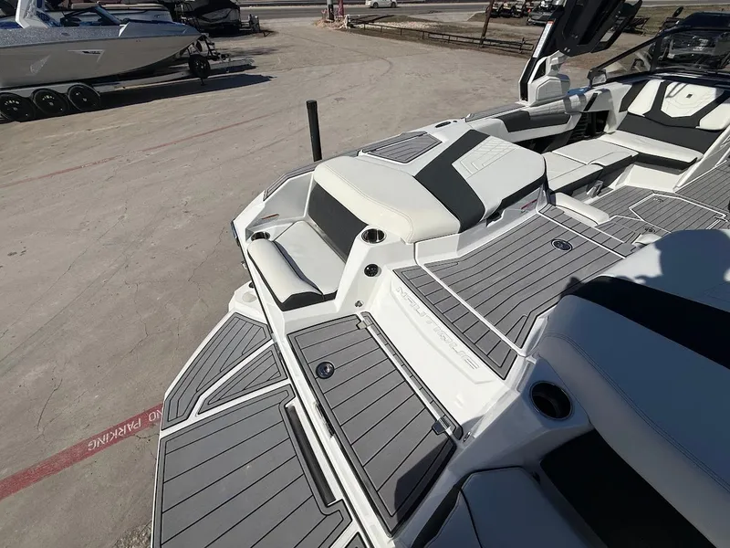 Slide: The Image of Nautique G23 2023 - 11