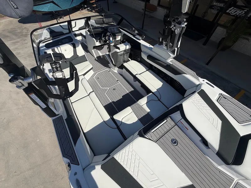 Slide: The Image of Nautique G23 2023 - 13