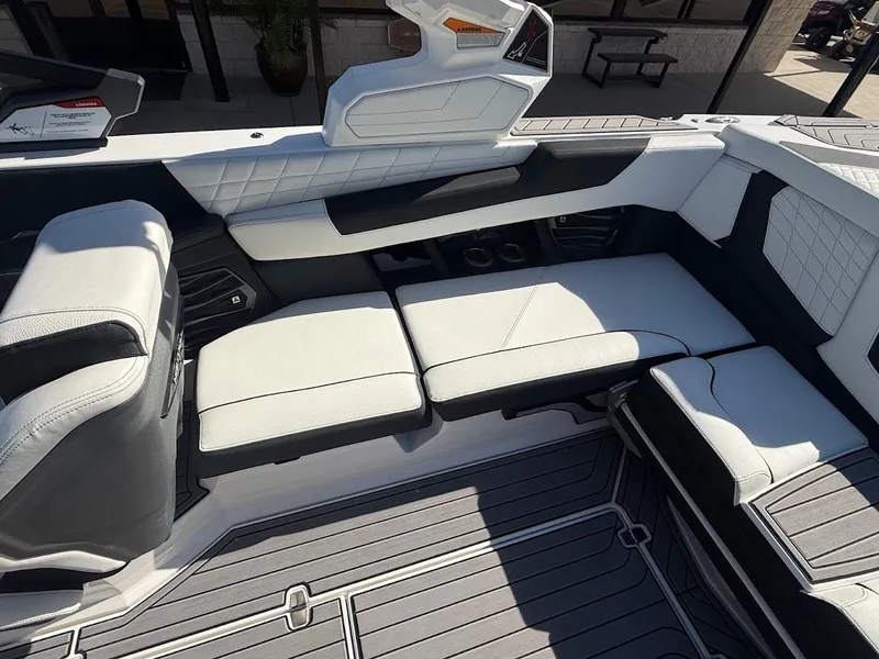 Slide: The Image of Nautique G23 2023 - 15