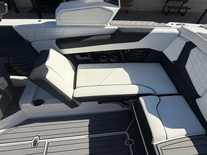 Slide: The Image of Nautique G23 2023 - 16