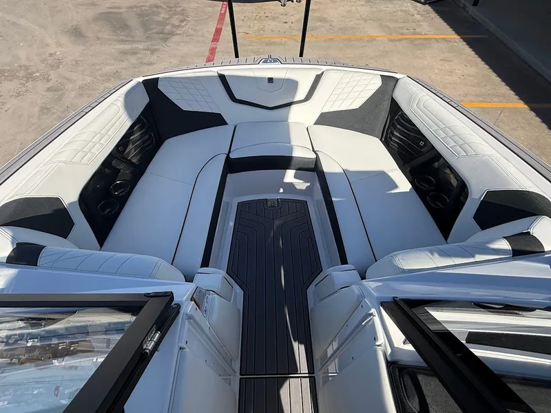 Slide: The Image of Nautique G23 2023 - 30