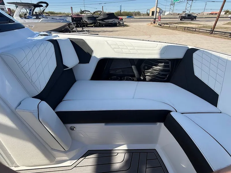 Slide: The Image of Nautique G23 2023 - 32