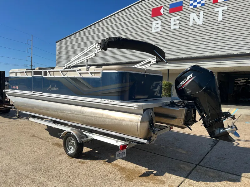 Slide: The Image of Avalon VENTURE 2180 CR 2023 - 3