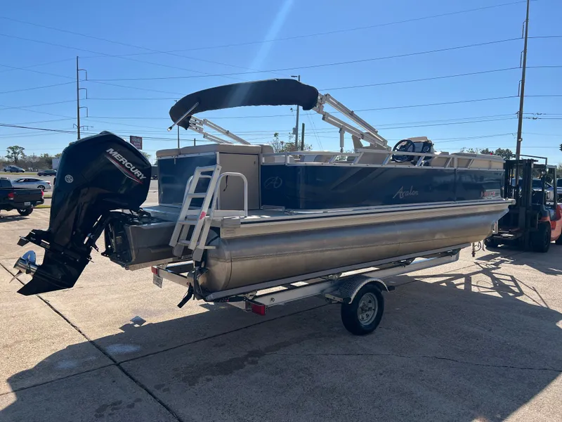 Slide: The Image of Avalon VENTURE 2180 CR 2023 - 5