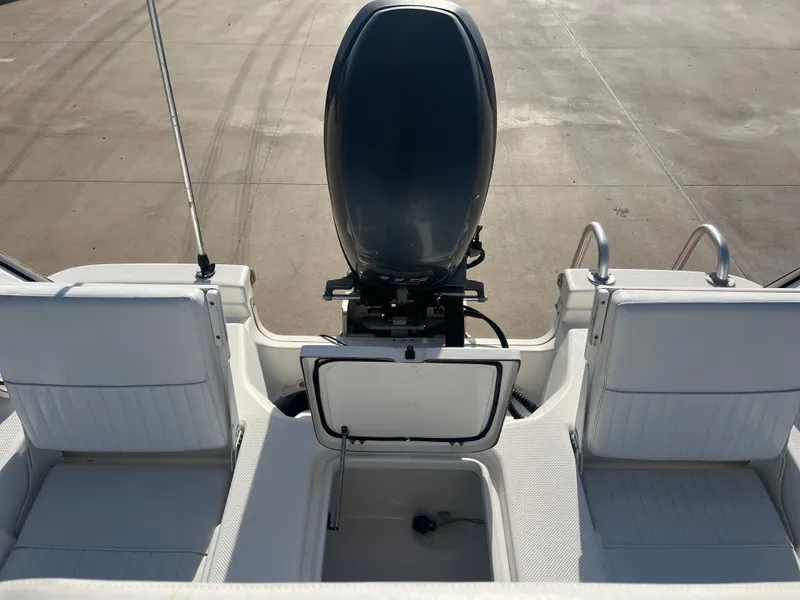 Slide: The Image of Sea Fox 200XT 2012 - 22