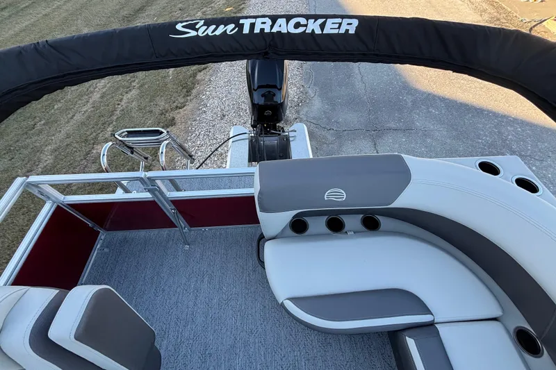 Slide: The Image of Sun Tracker Bass Buggy 16 XL Select 2026 - 75
