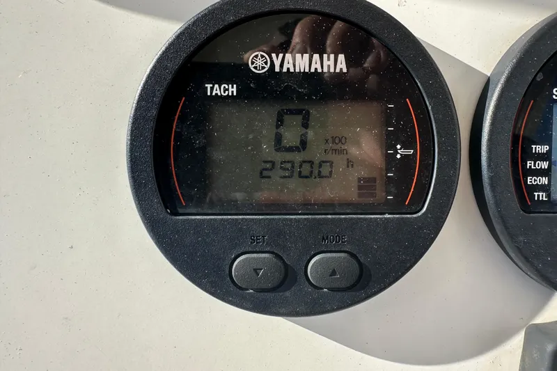 Slide: The Image of Yamaha tachometer on Bay Rider 239 Bay boat, 2900 operating hours. - 39