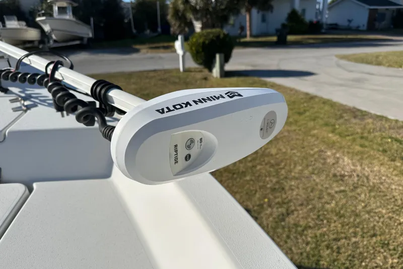 Slide: The Image of Minn Kota Riptide trolling motor on 2020 Bay Rider 239 Bay boat. - 53