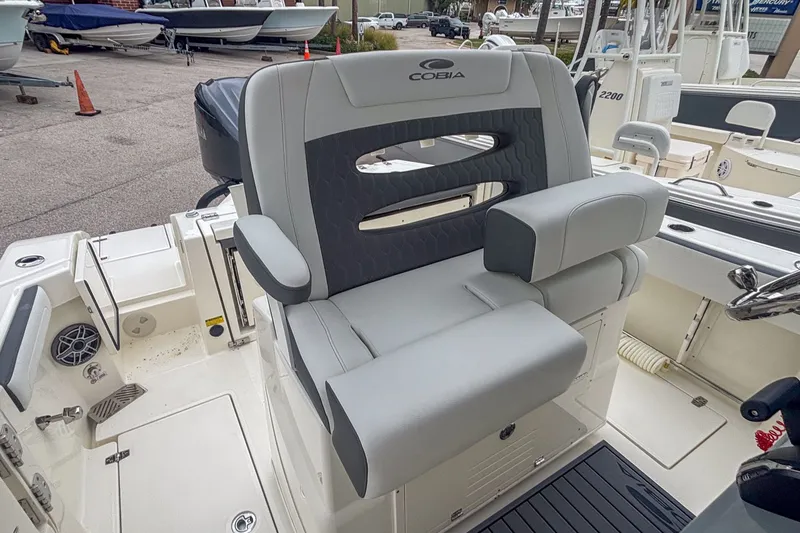Slide: The Image of Cobia 245 Center Console 2026 - 9