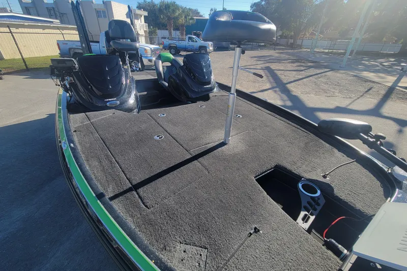 Slide: The Image of 2018 Nitro Z18 fishing boat with dual seats and spacious deck. - 11