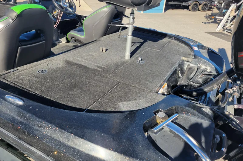 Slide: The Image of 2018 Nitro Z18 boat interior with seating and control panel. - 7