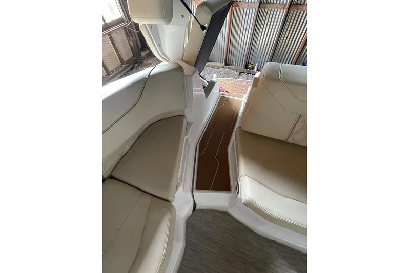 Slide: The Image of Tachometer reading 1495 RPM on 2019 Regal 22 FasDeck boat. - 24