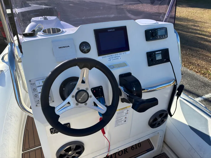 Slide: The Image of Brig Navigator 610 2019 - 14