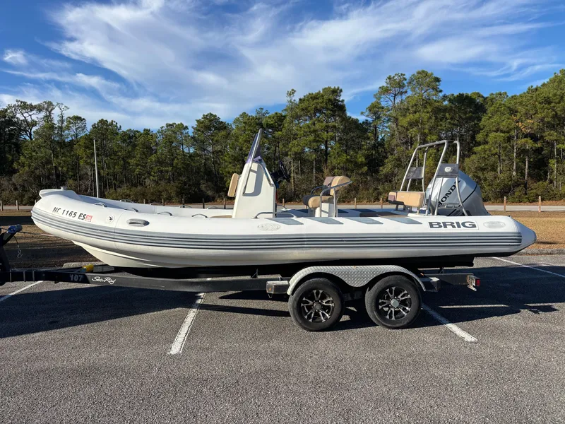 Slide: The Image of Brig Navigator 610 2019 - 2