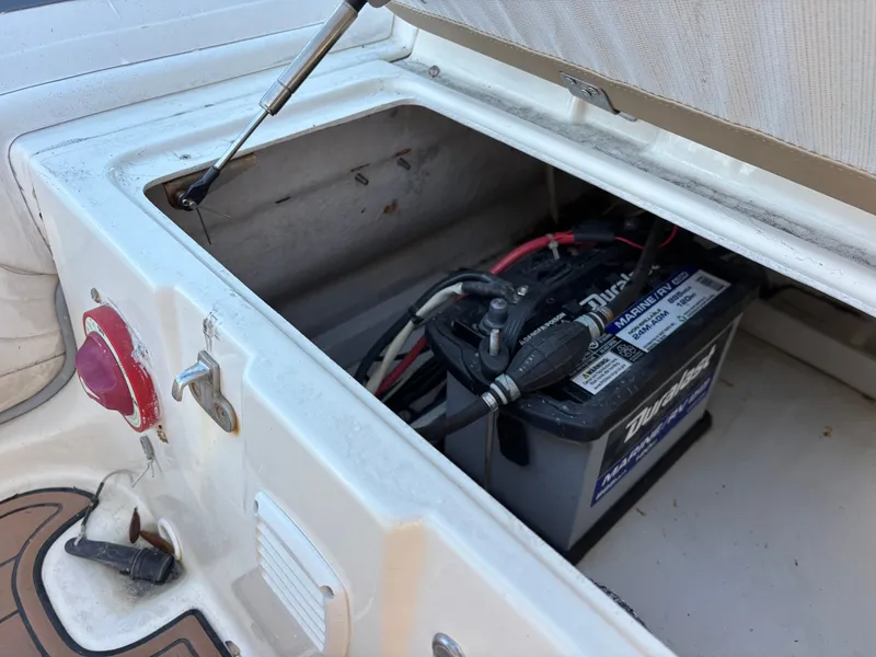 Slide: The Image of Brig Navigator 610 2019 - 26