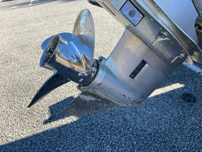 Slide: The Image of Brig Navigator 610 2019 - 28