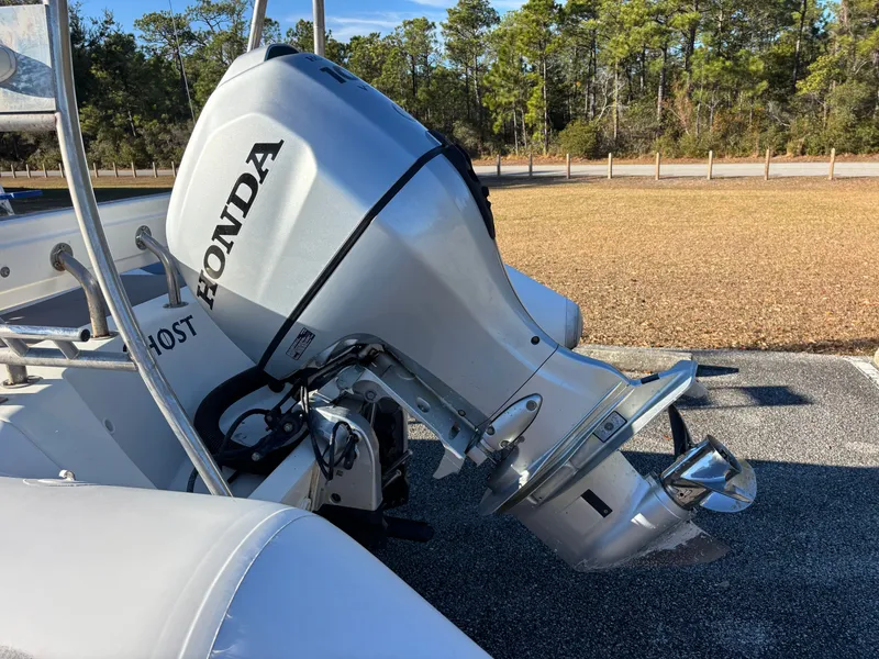 Slide: The Image of Brig Navigator 610 2019 - 29