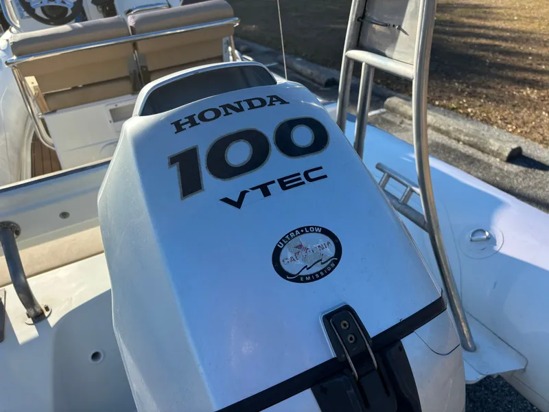 Slide: The Image of Brig Navigator 610 2019 - 34