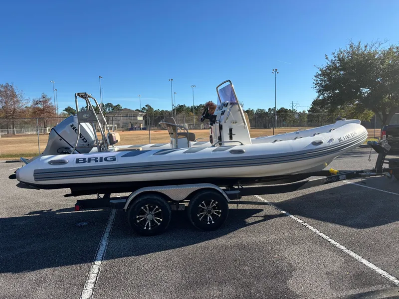 Slide: The Image of Brig Navigator 610 2019 - 6