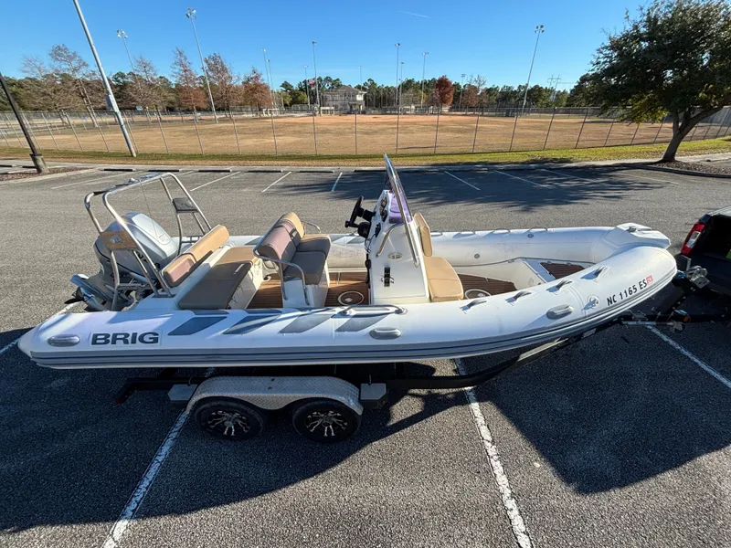 Slide: The Image of Brig Navigator 610 2019 - 9