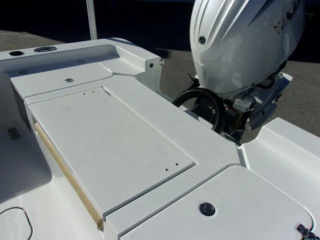 Slide: The Image of Sportsman Masters 227 Bay Boat 2025 - 15