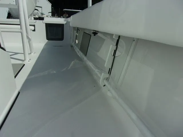 Slide: The Image of Sportsman Masters 247OE Bay Boat 2026 - 12