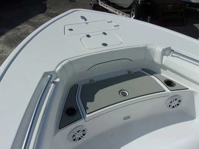 Slide: The Image of Sportsman Masters 247OE Bay Boat 2026 - 4