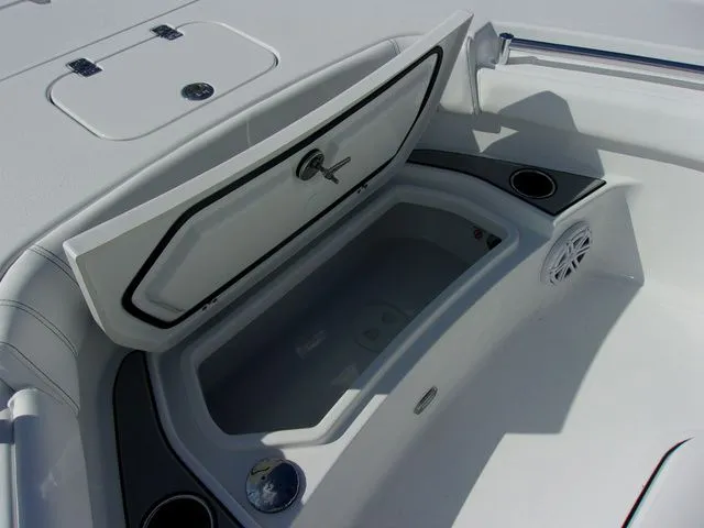 Slide: The Image of Sportsman Masters 247OE Bay Boat 2026 - 5