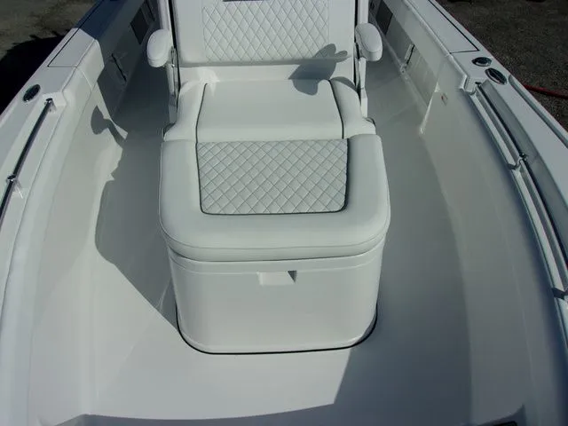 Slide: The Image of Sportsman Masters 247OE Bay Boat 2026 - 7