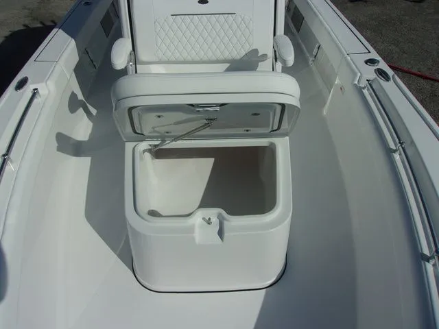 Slide: The Image of Sportsman Masters 247OE Bay Boat 2026 - 8