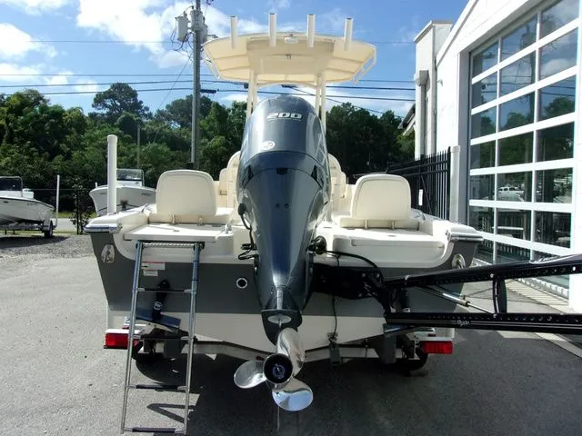 Slide: The Image of Grady-White 191 CE 2016 - 12