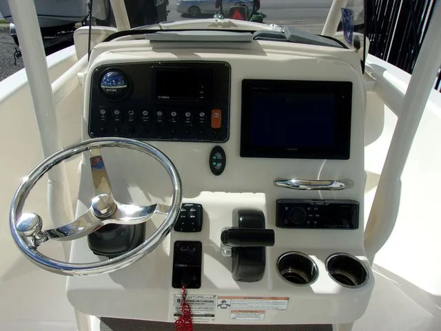 Slide: The Image of Grady-White 191 CE 2016 - 7