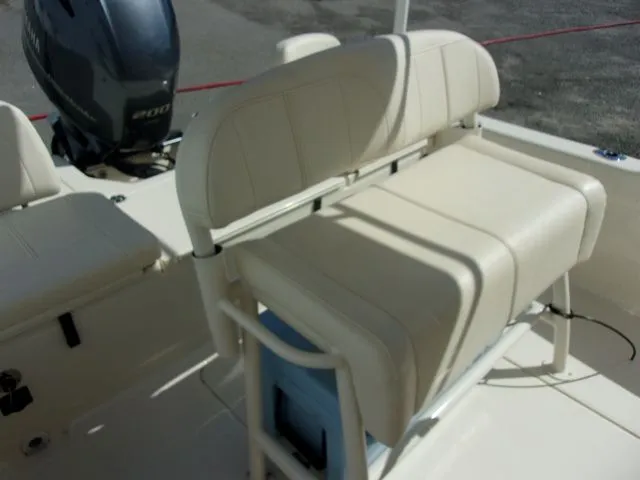 Slide: The Image of Grady-White 191 CE 2016 - 8