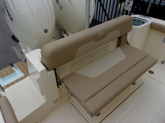 Slide: The Image of Scout 260 LXF 2025 - 14