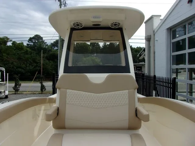 Slide: The Image of Scout 260 LXF 2025 - 4