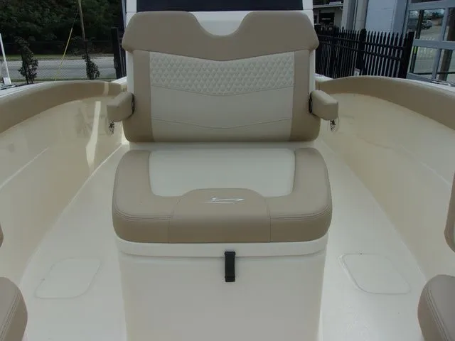 Slide: The Image of Scout 260 LXF 2025 - 5