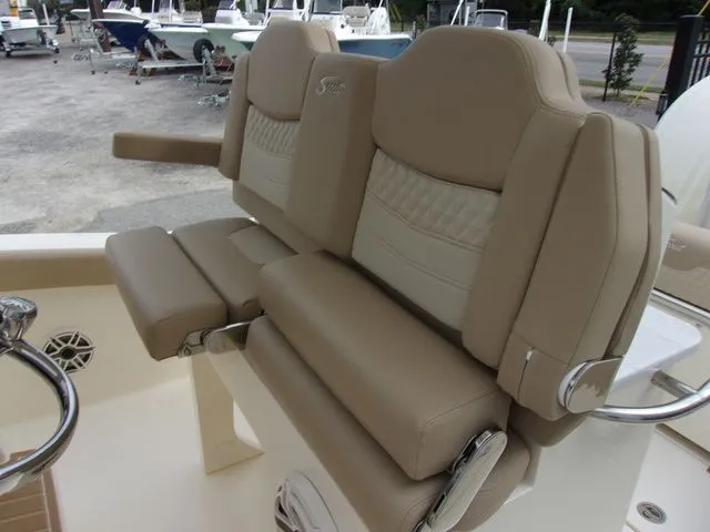 Slide: The Image of Scout 260 LXF 2025 - 6