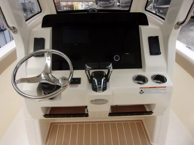 Slide: The Image of Scout 260 LXF 2025 - 8