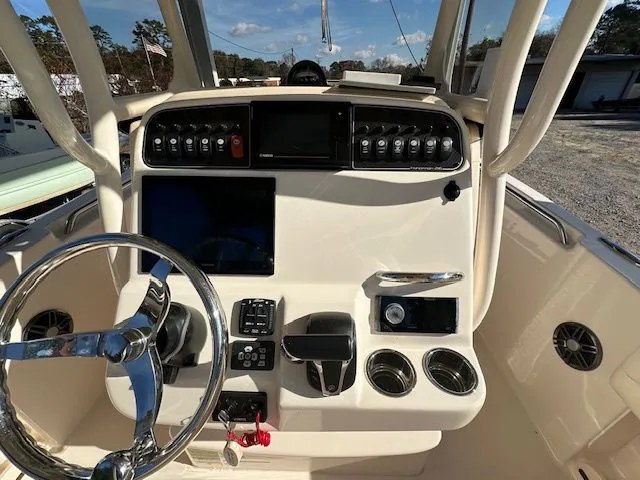 Slide: The Image of Grady-White Fisherman 216 2022 - 10