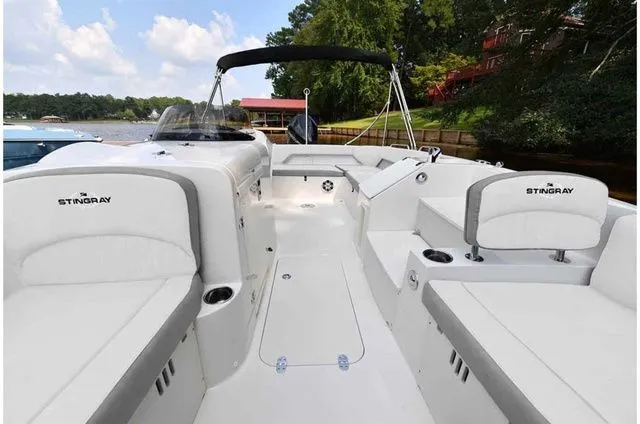 Slide: The Image of Stingray 212 SC 2023 - 10