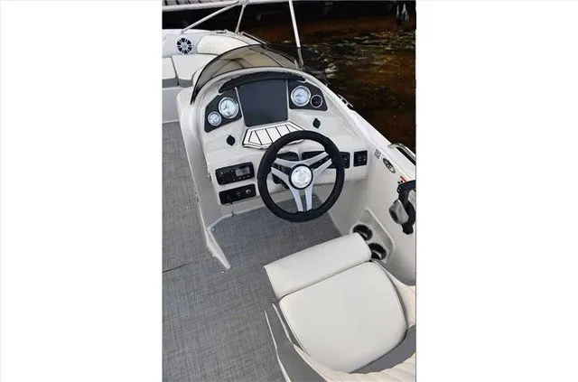 Slide: The Image of Stingray 192 SC 2024 - 12