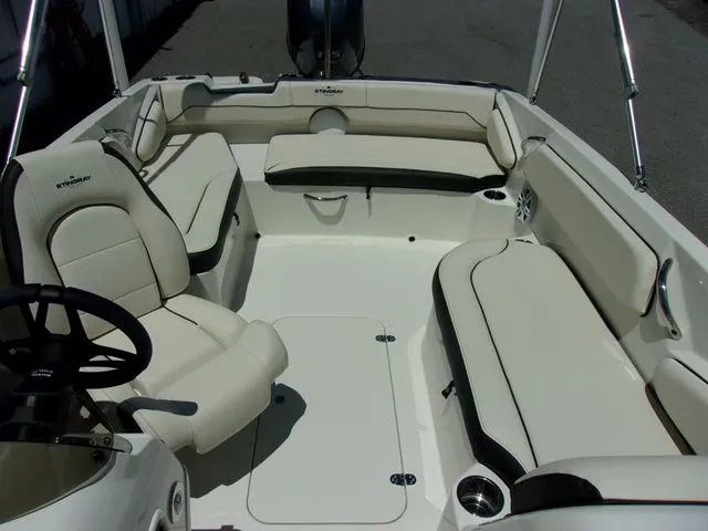 Slide: The Image of Stingray 182 SC 2024 - 8