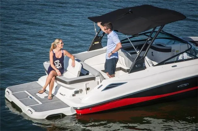 Slide: The Image of Sea Ray SDX 240 2017 - 17