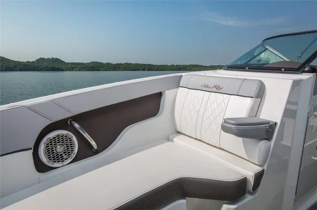 Slide: The Image of Sea Ray SDX 240 2017 - 20